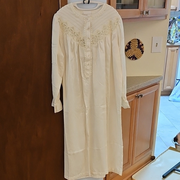 Intimate Essentials Long Sleep Dress Nightgown - Picture 2 of 13